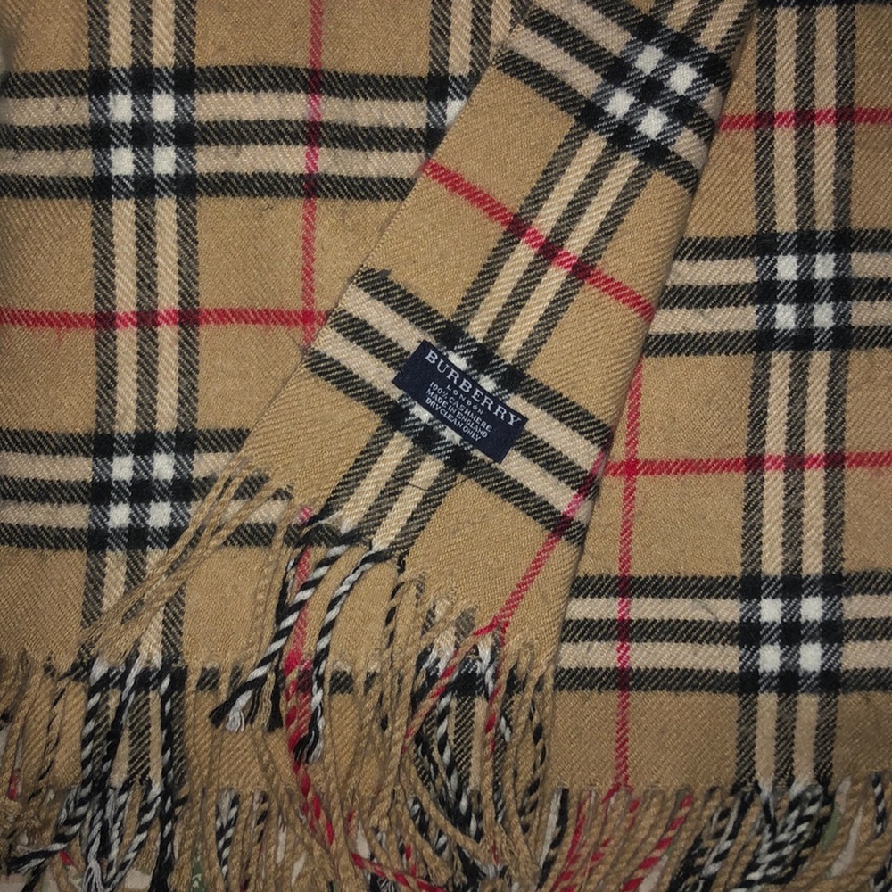 Burberry “Classic Vintage Check Cashmere Scarf”
